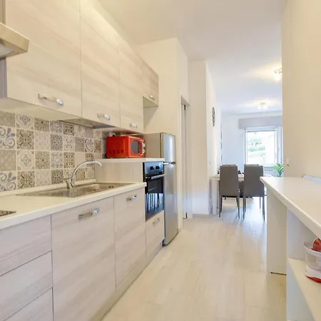 1 Bedroom Beach Front Apartment In Recco Recco