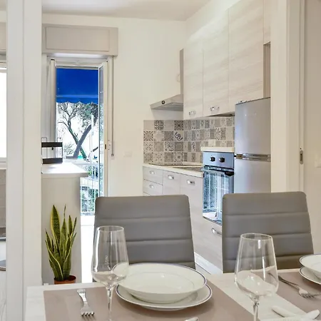 1 Bedroom Beach Front Apartment In Recco ريكّو
